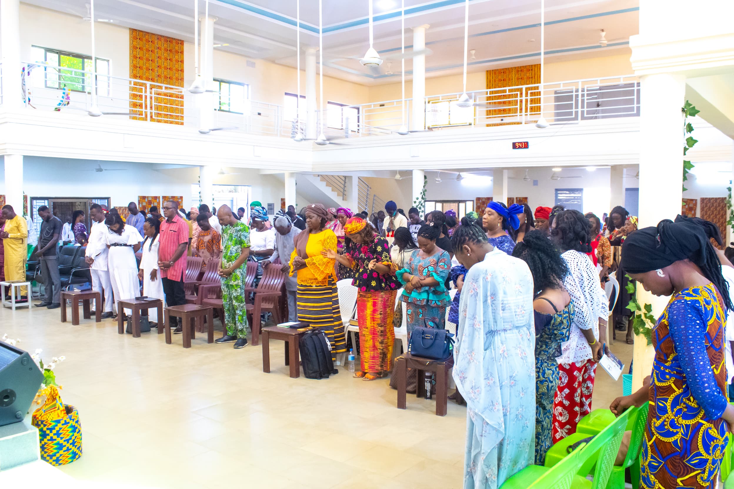 Assemblée MVNI en prière à Niamey